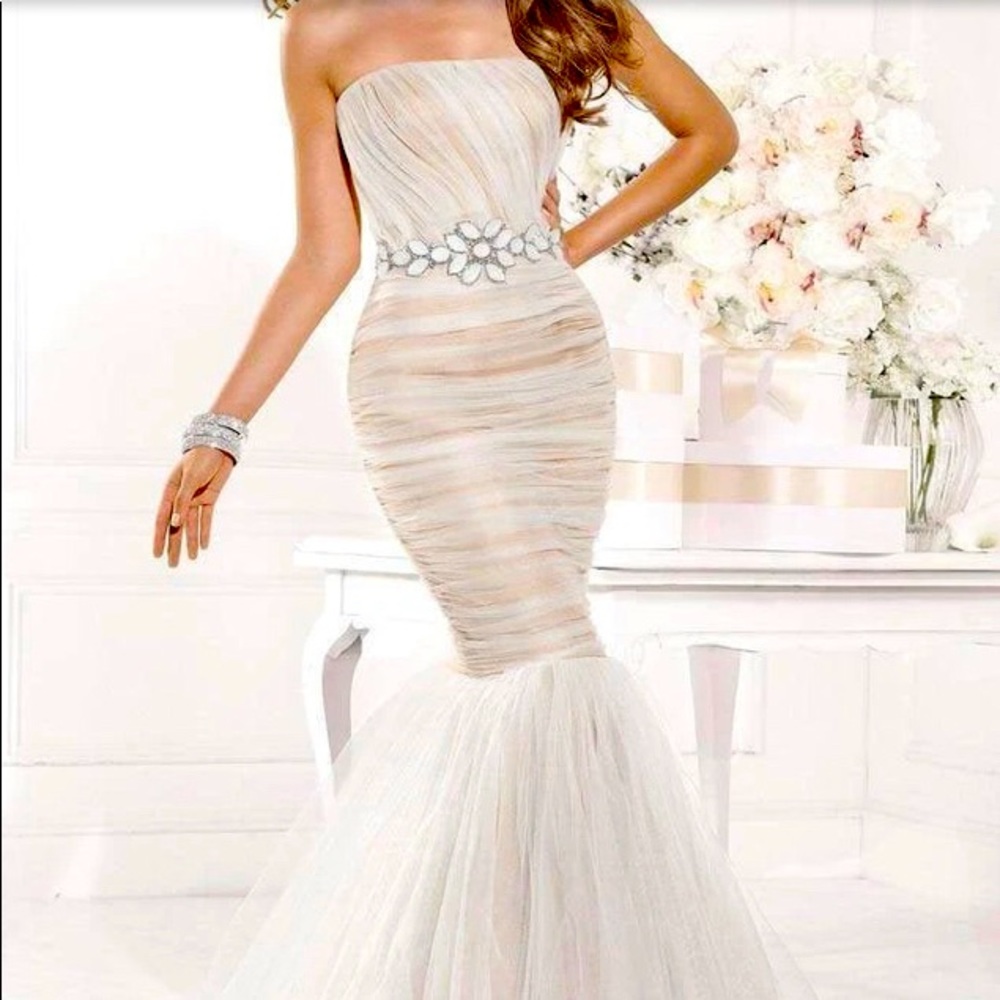 Tarik Ediz - Strapless ruched Trumpet Gown Size 10